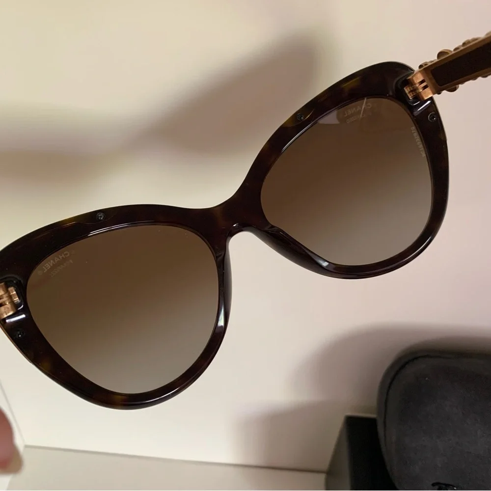 Chanel polarized special enameled gold floral sunglasses